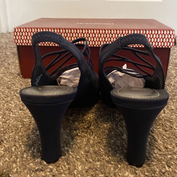 Dressbarn Women’s Navy Blue Strappy Heels sz 9 NIB - Picture 6 of 7